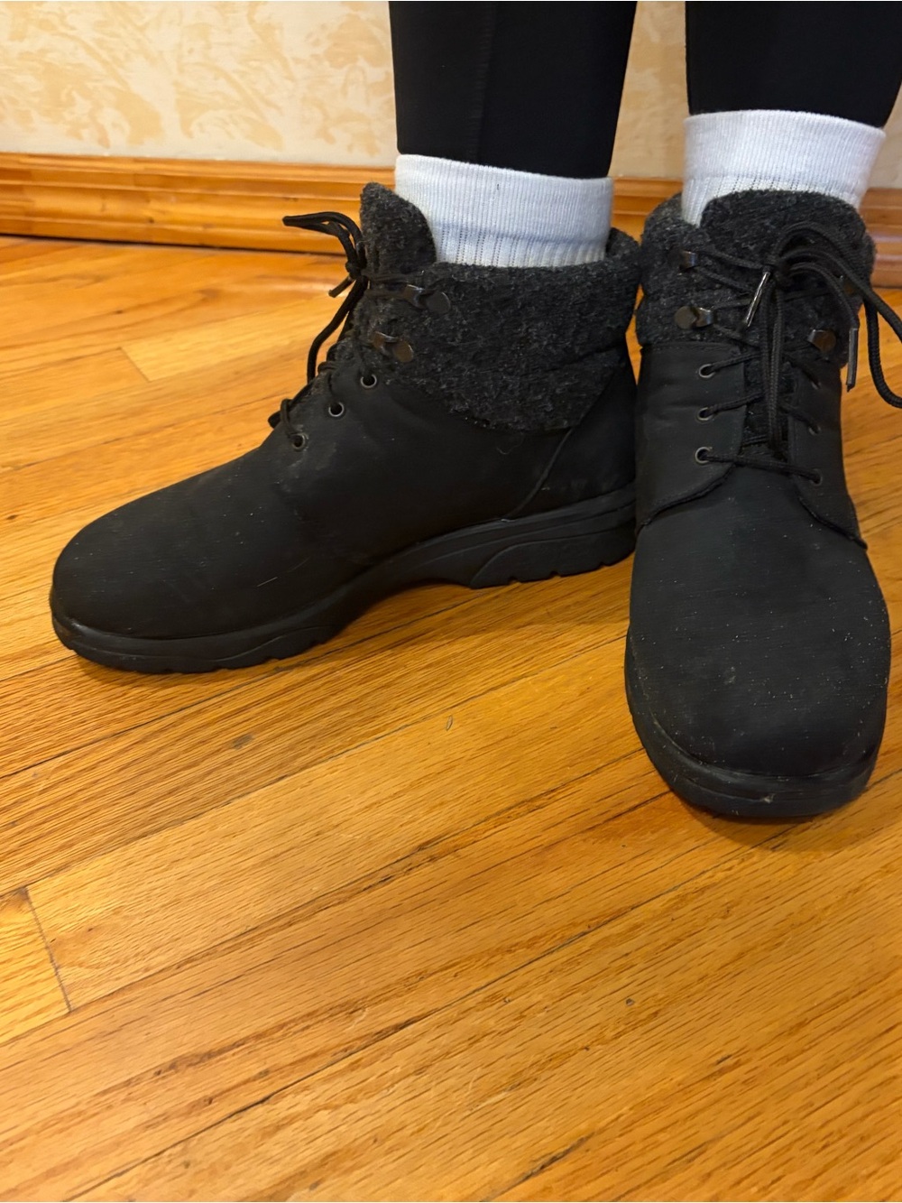 Women’s Black Lace-Up Winter Ankle Boots with Cozy Cuff